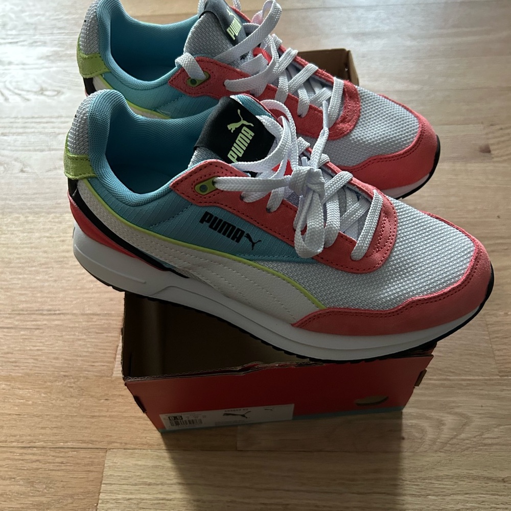 Puma Kids Sneakers - White and Coral - Picture 2 of 6